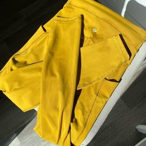 Lululemon Power Thru High Rise Tight 25” length Size 4 Gold Spice
